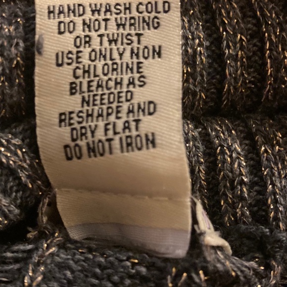 Size S gently used cute sweater - Picture 8 of 10